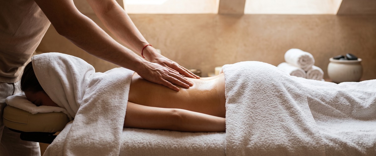 Thai Massage vs Deep Tissue Massage: Which One Fixes Your Problem